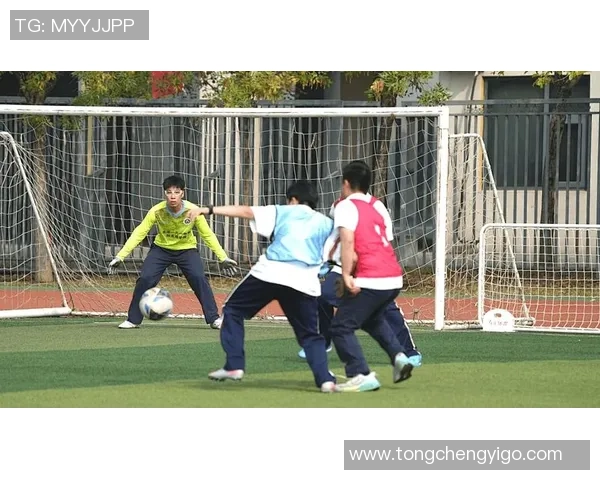 学妹足球:青春的拼搏与梦想在绿茵场上绽放光彩 学妹足球:青春的拼搏与梦想在绿茵场上绽放光彩